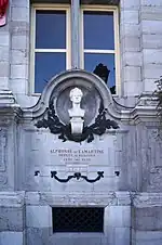 Buste d'Alphonse de Lamartine(en) « Buste d'Alphonse de Lamartine à Bergues », sur René et Peter van der Krogt