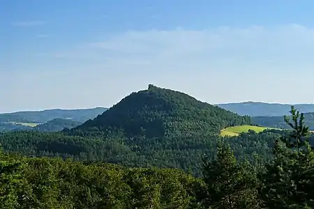 Mont Šedina (473 m).