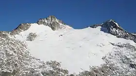 Vue de la Hornspitze III (à gauche) et de la Hornspitze IV (à droite) depuis l'ouest.