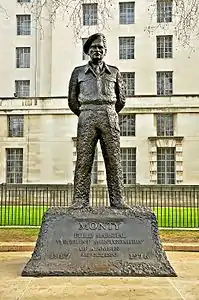 Statue de Montgomery au Whitehall à Londres.