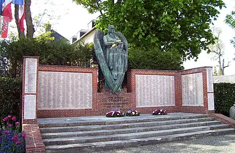 Monument aux morts (1921), Bernay.