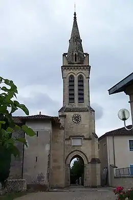 Le clocher de l'église Notre-Dame (juil. 2011).