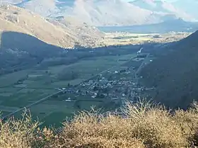 Vue du village de Bertren depuis le sommet.