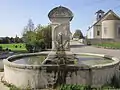 Fontaine de l'église.