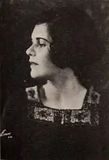 Description de l'image Betty Bouton - May 1920 EH.jpg.