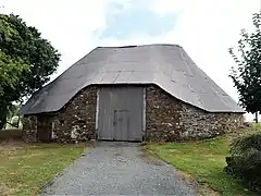 La grange ovalaire de Germignac.