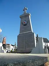Le monument aux morts pour la patrie.