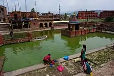 Lavage à Khah Pukhu, Bhaktapur