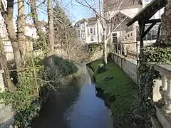 Bièvre entre la rue des Deux-Ponts et la rue du Petit-Bièvre.