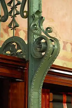 Volutes Art nouveau.