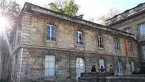 Bibliothèque du Jardin public, façade