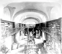La grande bibliothèque de l’archevêque, vers 1908