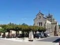 La place devant l'église Notre-Dame (sept. 2009)