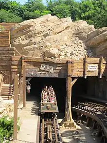 Big Grizzly Mountain Runaway Mine Cars à Hong Kong Disneyland