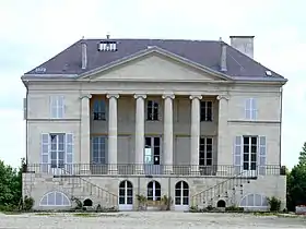 Sa façade principale.