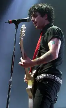 Billie Joe Armstrong en concert à Cardiff en 2005