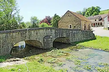 Construit au XVIIIe siècle en pierres de taille.