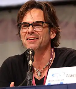 Billy Burke interprète Billy Tyson