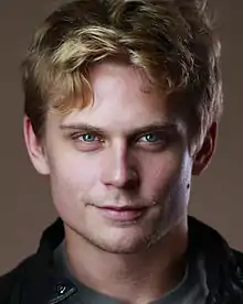 Billy Magnussen interprète Kato Kaelin