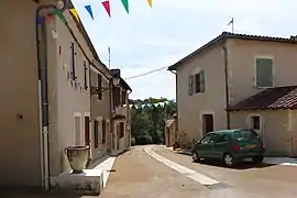 Une rue du village.