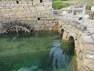 La marée monte : remplissage de l'étang, vu côté « mer ».