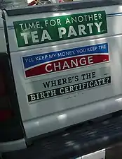 2009 : Autocollants apposés sur le hayon d'une camionnette du Maryland à propos du certificat de naissance de Barack Obama.