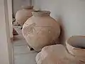 Quelques-unes des jarres exposées au musée de Bishapour