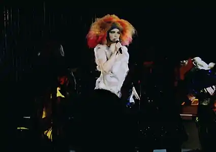 Bjork en concert au cirque en chantier.