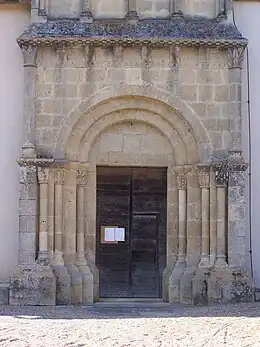 Le portail de l'église (juin 2009)