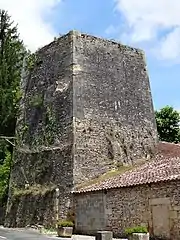 Ancien haut-fourneau.