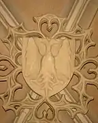 Blason sur la clef de voûte d'une chapelle latérale dans l'église de Saint-Laurent-d'Oingt.