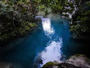 La vasque bleue de la Calcinara