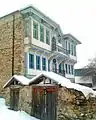 La « Maison bleue », exemple d'architecture traditionnelle.