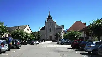 La place et l'église