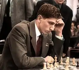 Bobby Fischer premier américain à devenir champion du monde d'échec au Championnat du monde d'échecs 1972. Sa mère Regina Wender est née en Suisse.