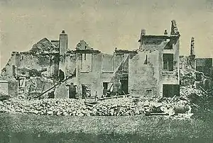 Les ruines de la maison Lemaître à Bobigny après les combats du 1er octobre.