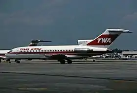 Le Boeing 727 immatriculé N840TW impliqué dans l'incident, photographié en 1984 à l'aéroport international de Lambert-Saint-Louis, dans le Missouri.