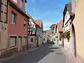 Ruelle avec ses maisons à colombages.