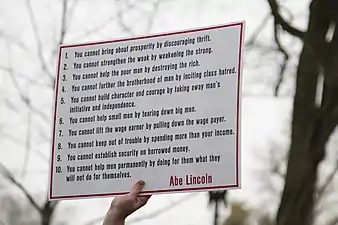 2011 : Le décalogue industriel 1916 de Boetcker (en) attribué par erreur à Abe Lincoln lors d'un rassemblement de Tea Party.