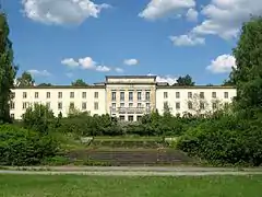 Le bâtiment de style stalinien.