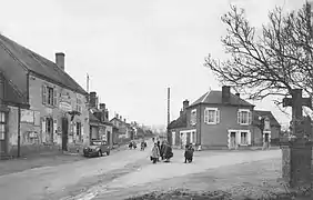 La place et le café de l'Espérance vers 1950