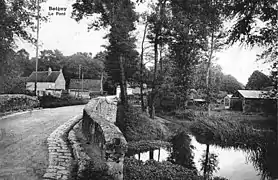 Le pont sur la Bionne, en direction de Chécy