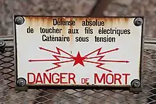 Un vieux panneau danger de mort