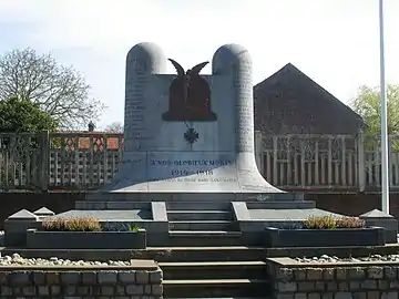 Le monument aux morts.