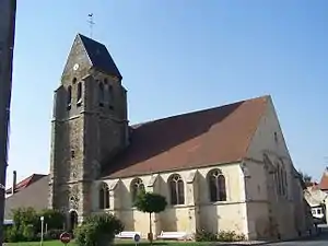 L'église Saint-Leu-Saint-Gilles, façade sud.