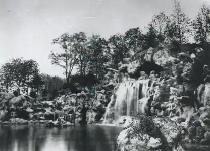 La Grande Cascade vue par le photographe Charles Marville en 1858.
