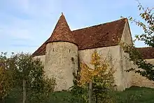 Manoir XVIe siècle dans l'enceinte de la ferme de l'Église.