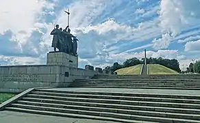 Monument aux morts de la Seconde Guerre mondiale au monts Boldina.