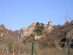 Le château Roncolo.