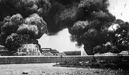 Description de l'image Bombardment of Madras by S.S. Emden 1914.jpg.